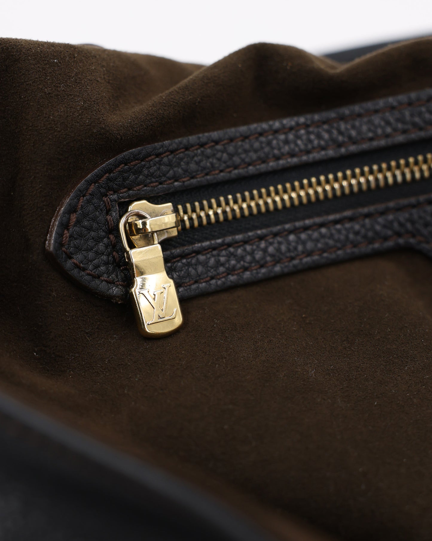 LOUIS VUITTON Mahina M schwarz