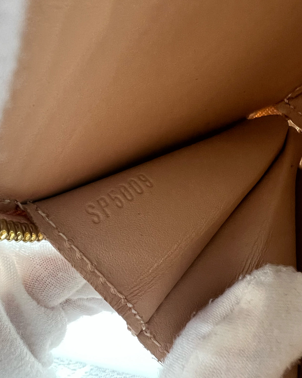 LOUIS VUITTON Round Coin Monogram Vernis