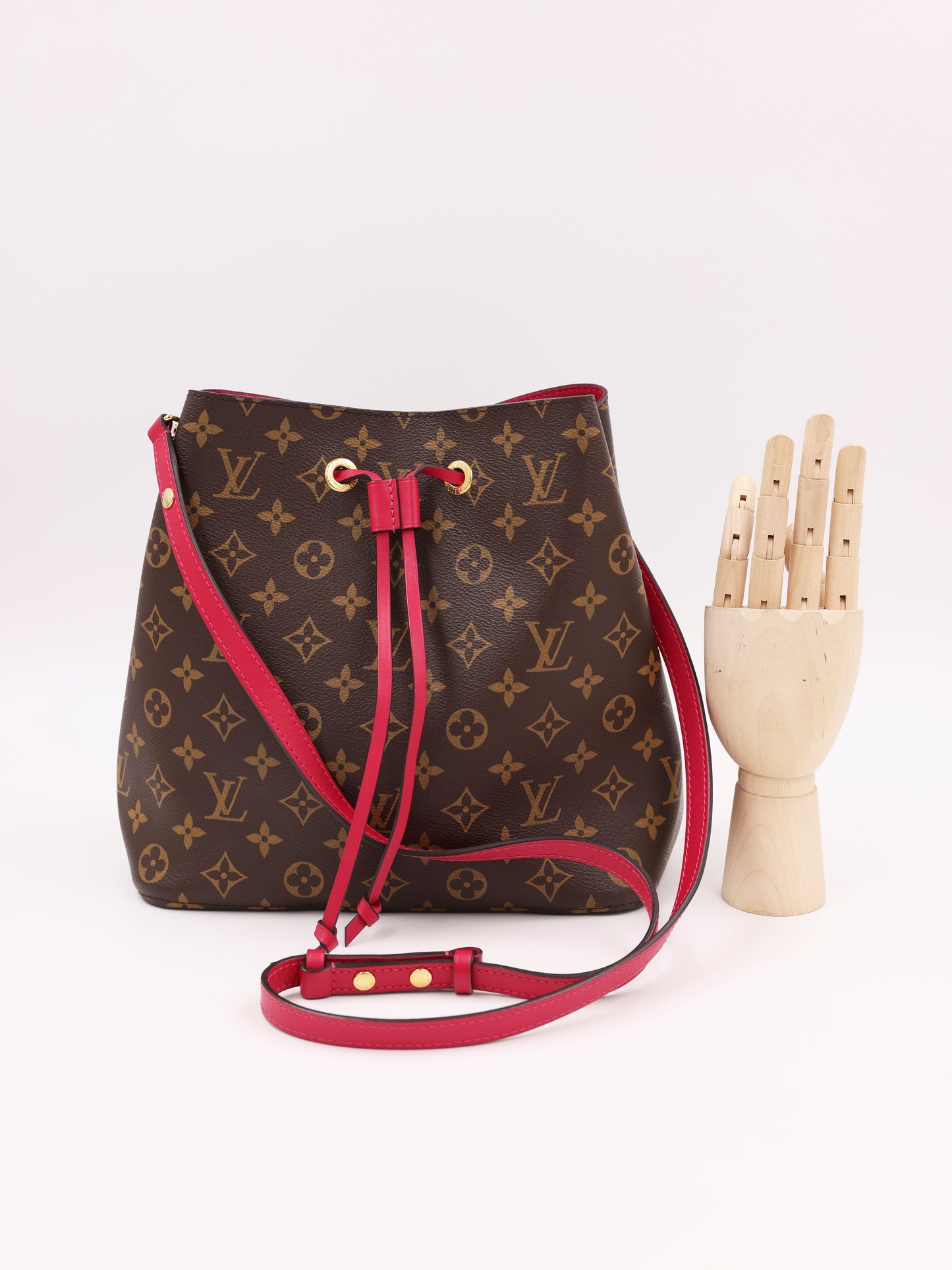LOUIS VUITTON NeoNoe Monogram Canvas fuchsia