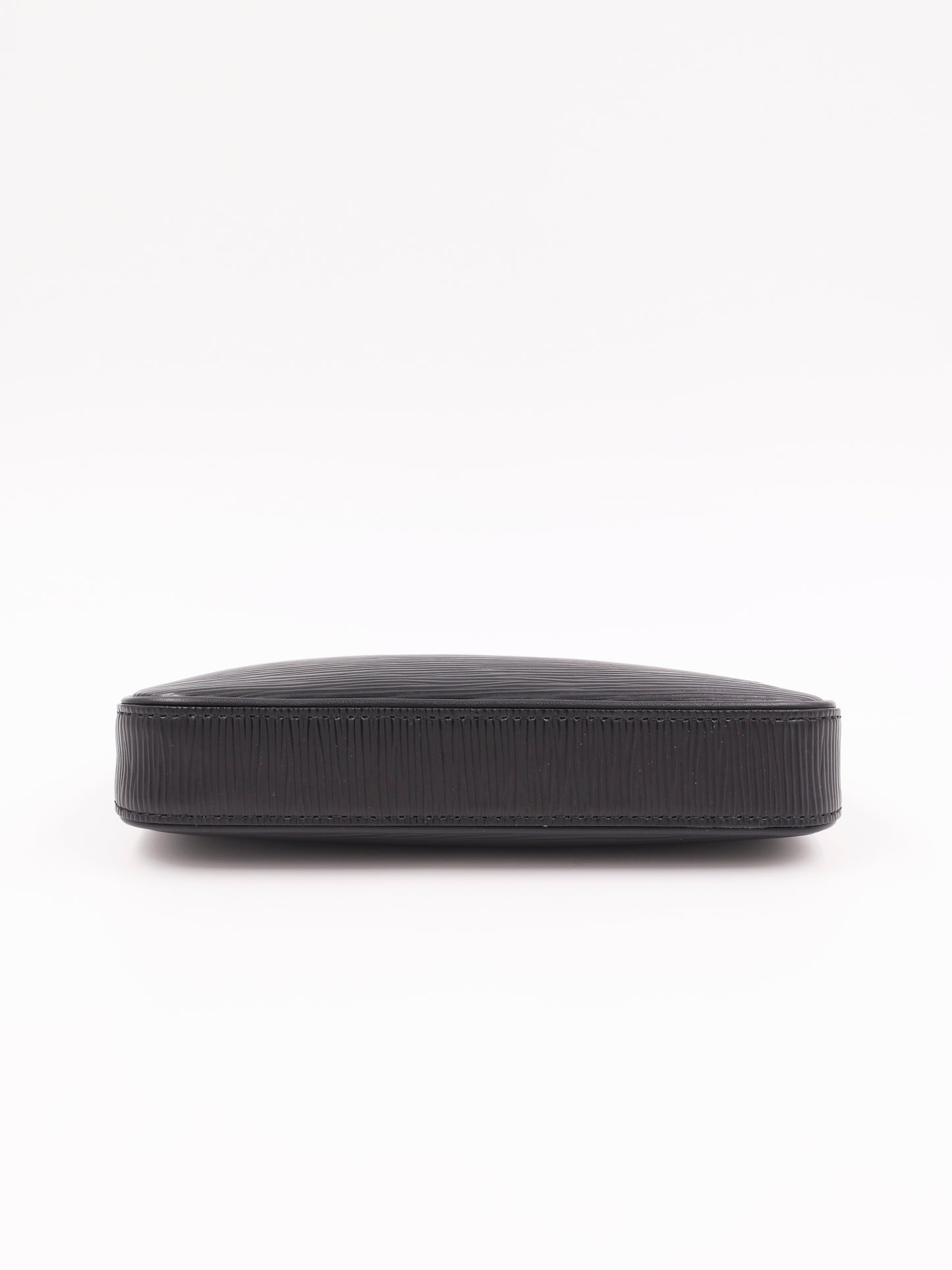 LOUIS VUITTON Easy Pouch On Strap Epi schwarz