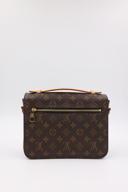LOUIS VUITTON Pochette Metis Monogram Canvas