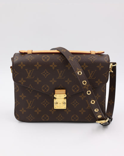 LOUIS VUITTON Pochette Metis Monogram Canvas