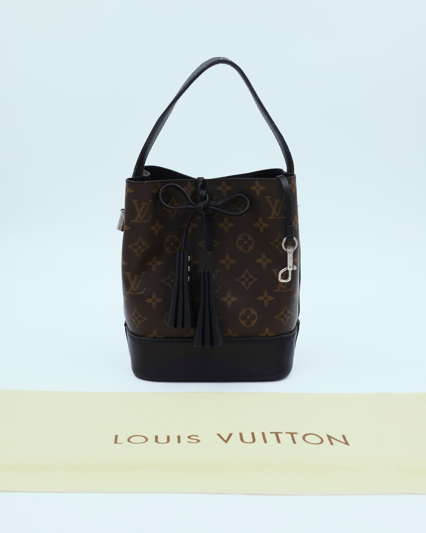 LOUIS VUITTON Idole Monogram Canvas schwarz, elegante Secondhand Handtasche mit Monogramm und Quasten
