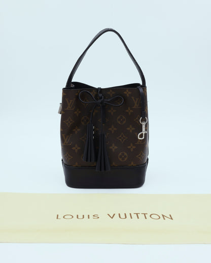 LOUIS VUITTON Idole Monogram Canvas schwarz, elegante Secondhand Handtasche mit Monogramm und Quasten