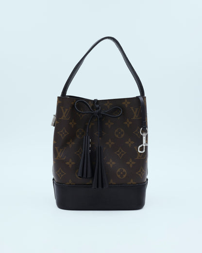 LOUIS VUITTON Idole Monogram Canvas schwarz Designerhandtasche mit Quasten