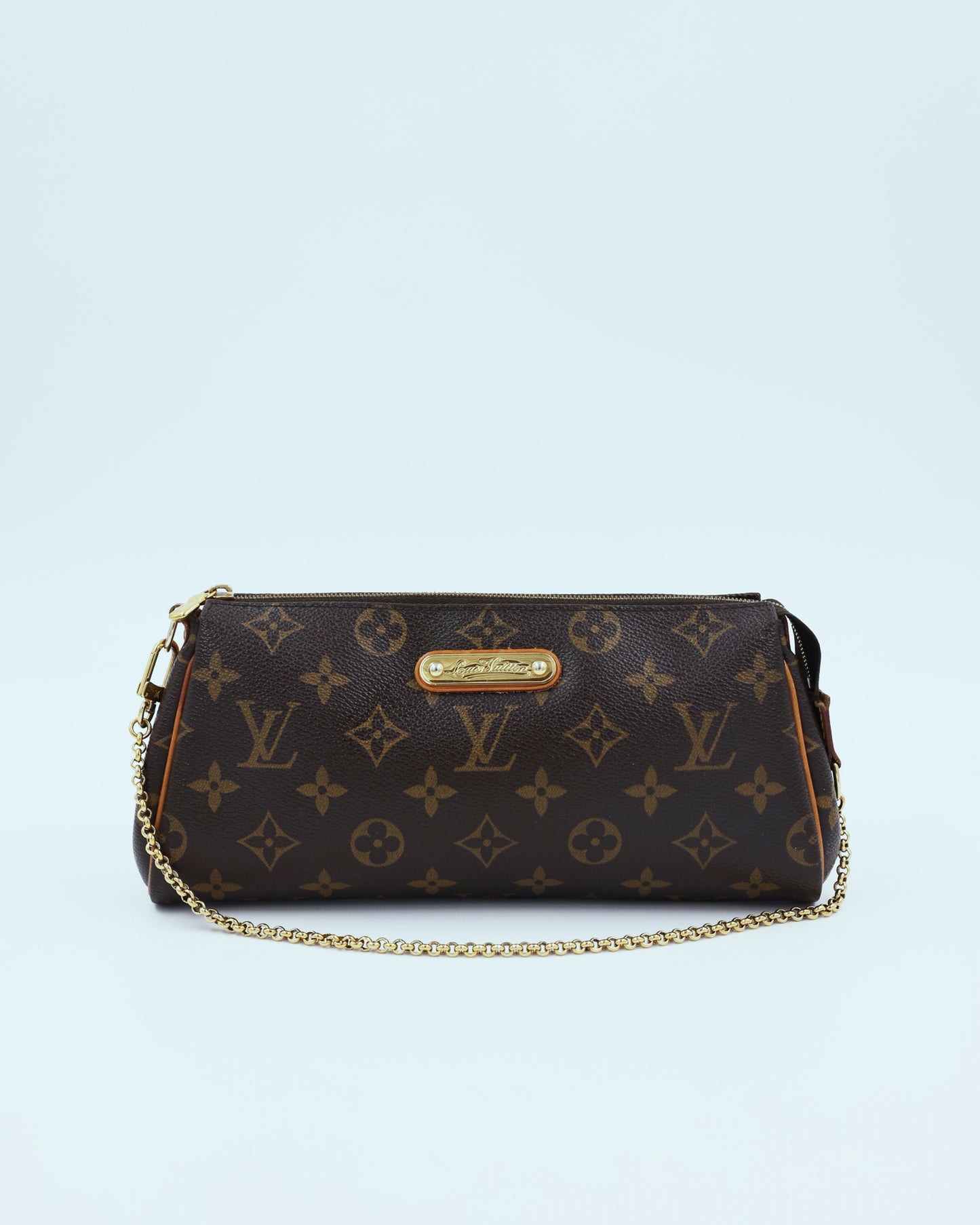 LOUIS VUITTON Pochette Eva Monogram Canvas als Secondhand Designerhandtasche mit goldfarbener Kette