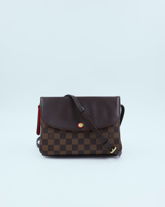 LOUIS VUITTON Twice Damier Ebene Designerhandtasche aus zweiter Hand mit braunem Schachbrettmuster