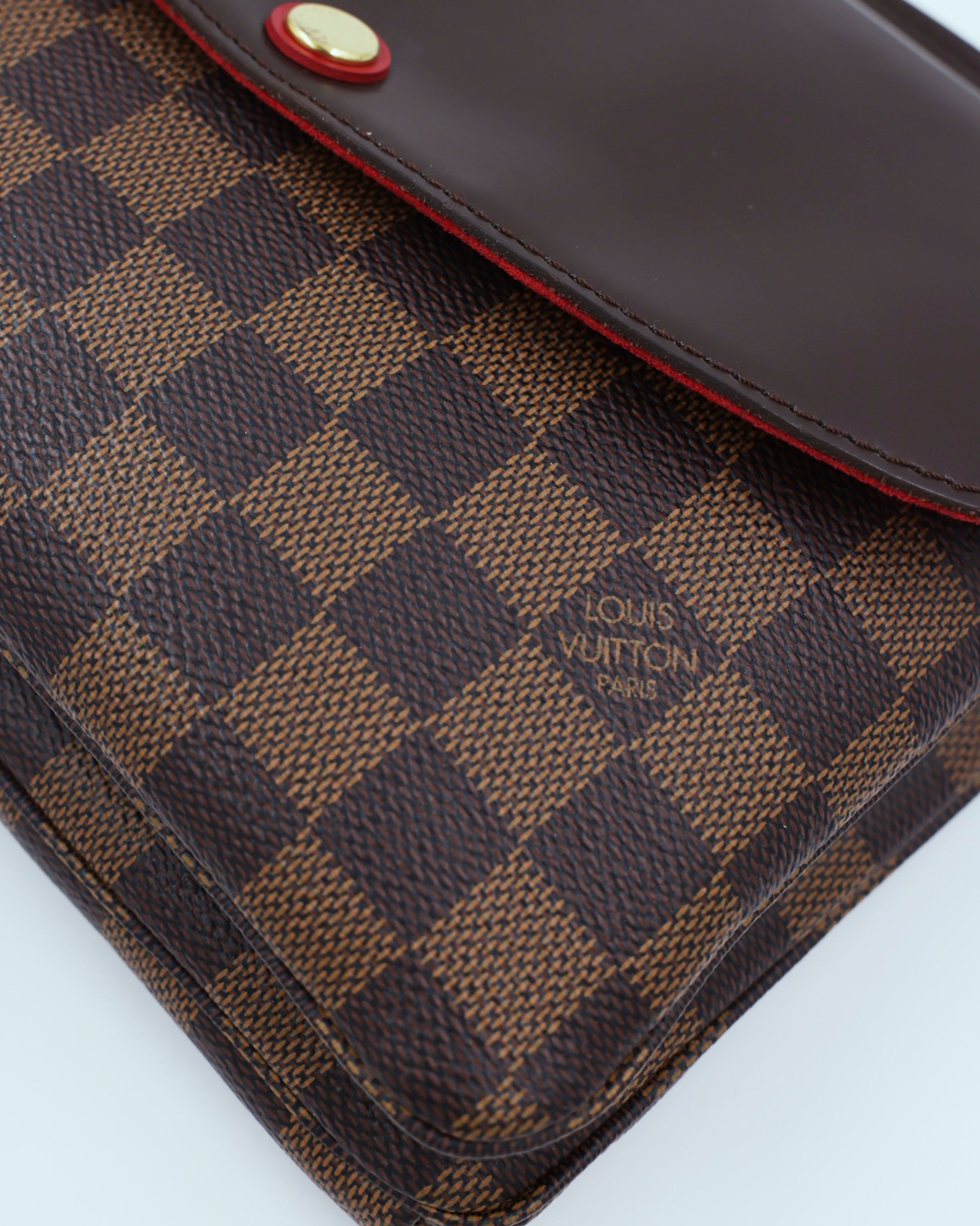 LOUIS VUITTON Twice Damier Ebene mit ikonischem Schachbrettmuster und Lederbesatz