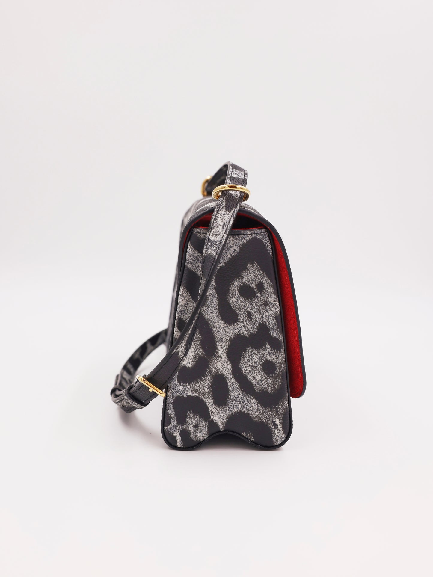 LOUIS VUITTON Twist MM Cat Print Gris graue Designerhandtasche mit Katzenprint in Seitenansicht