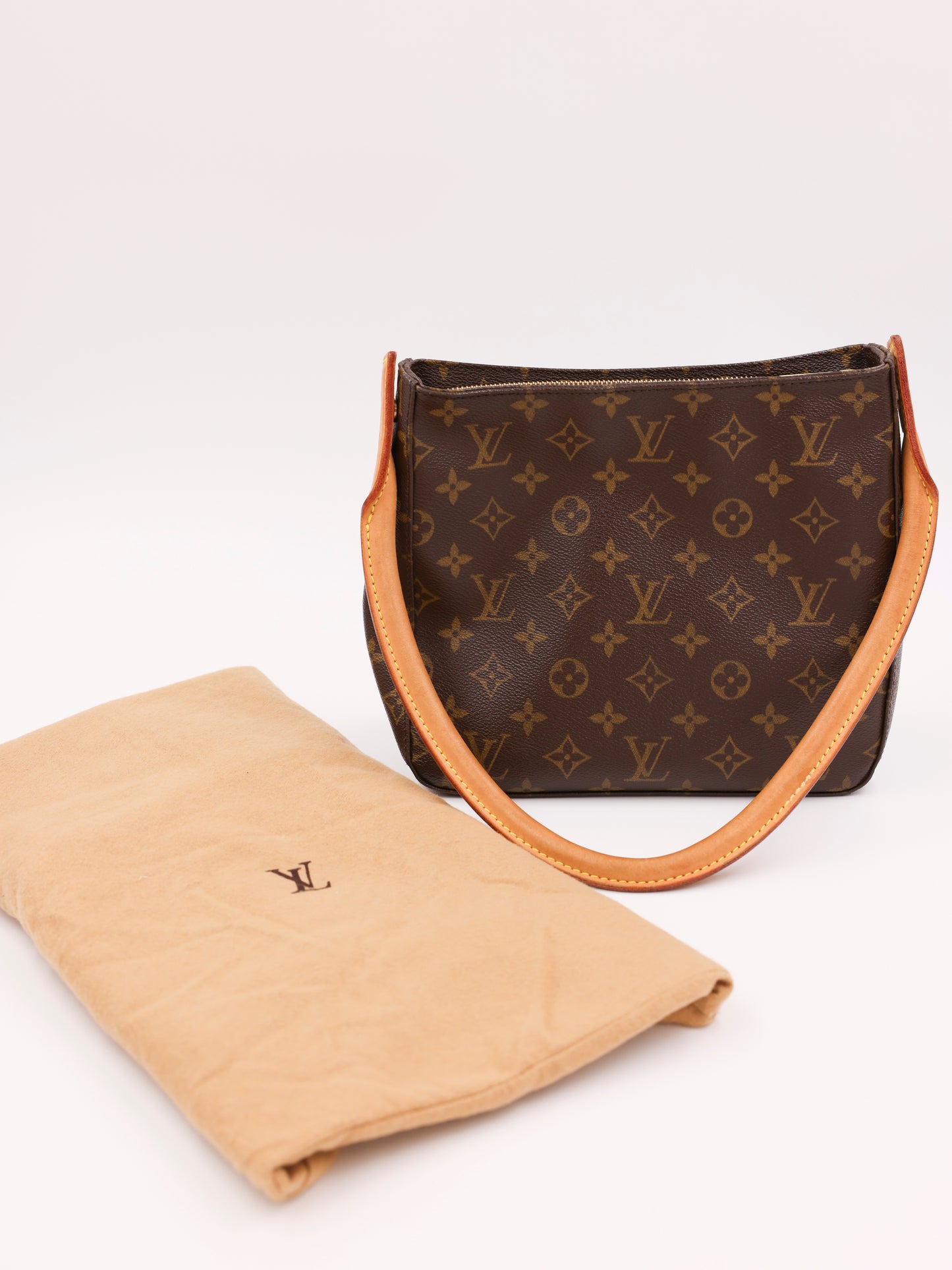 LOUIS VUITTON Looping MM Monogram Canvas