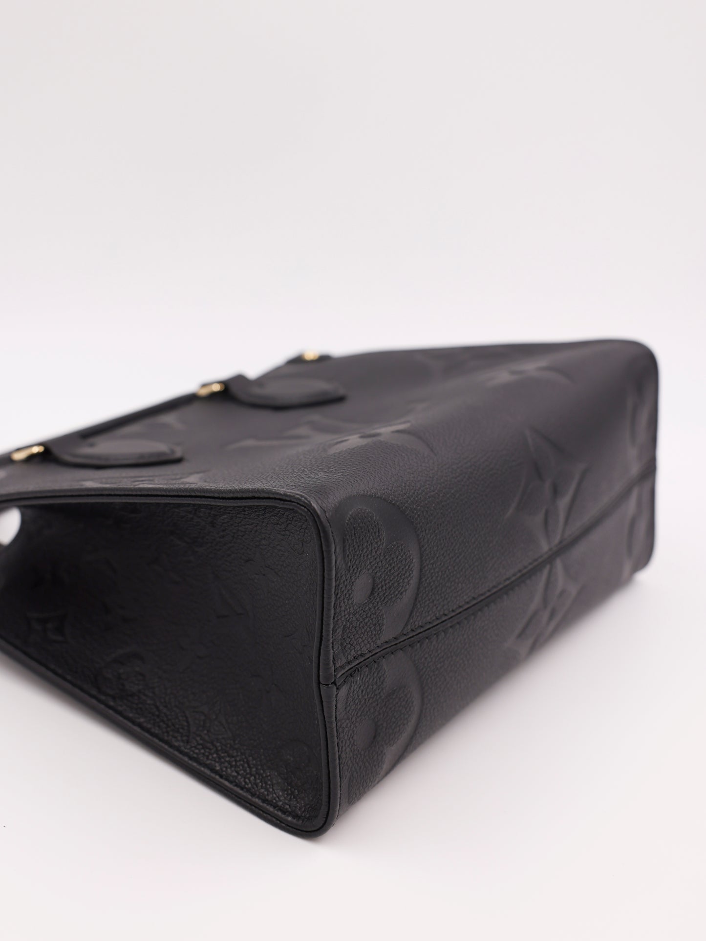 LOUIS VUITTON OnTheGo PM Monogram Empreinte schwarz