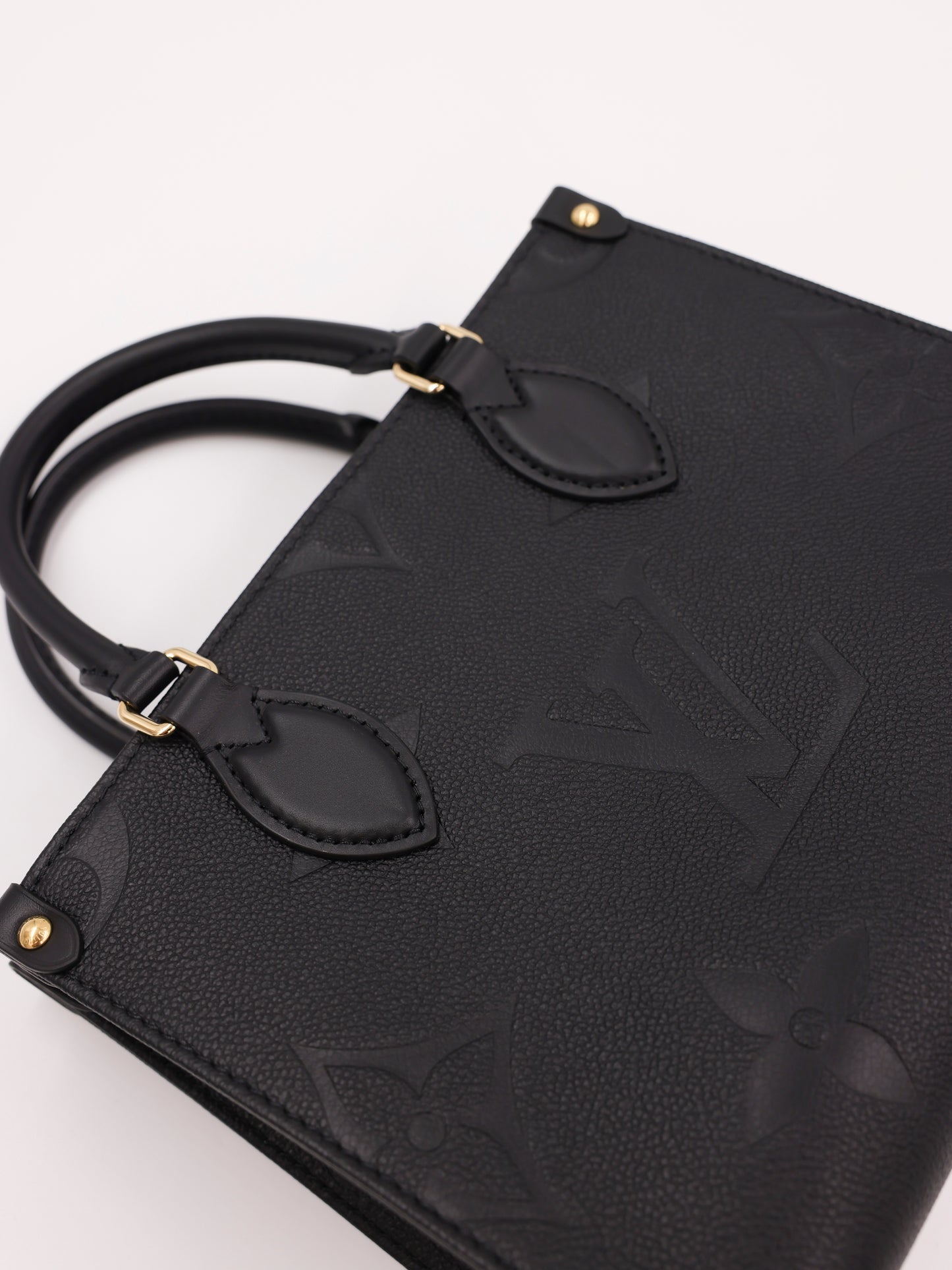 LOUIS VUITTON OnTheGo PM Monogram Empreinte schwarz