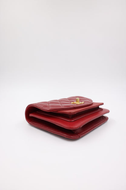 CHANEL Flap small Caviar Lammleder rouge GHW