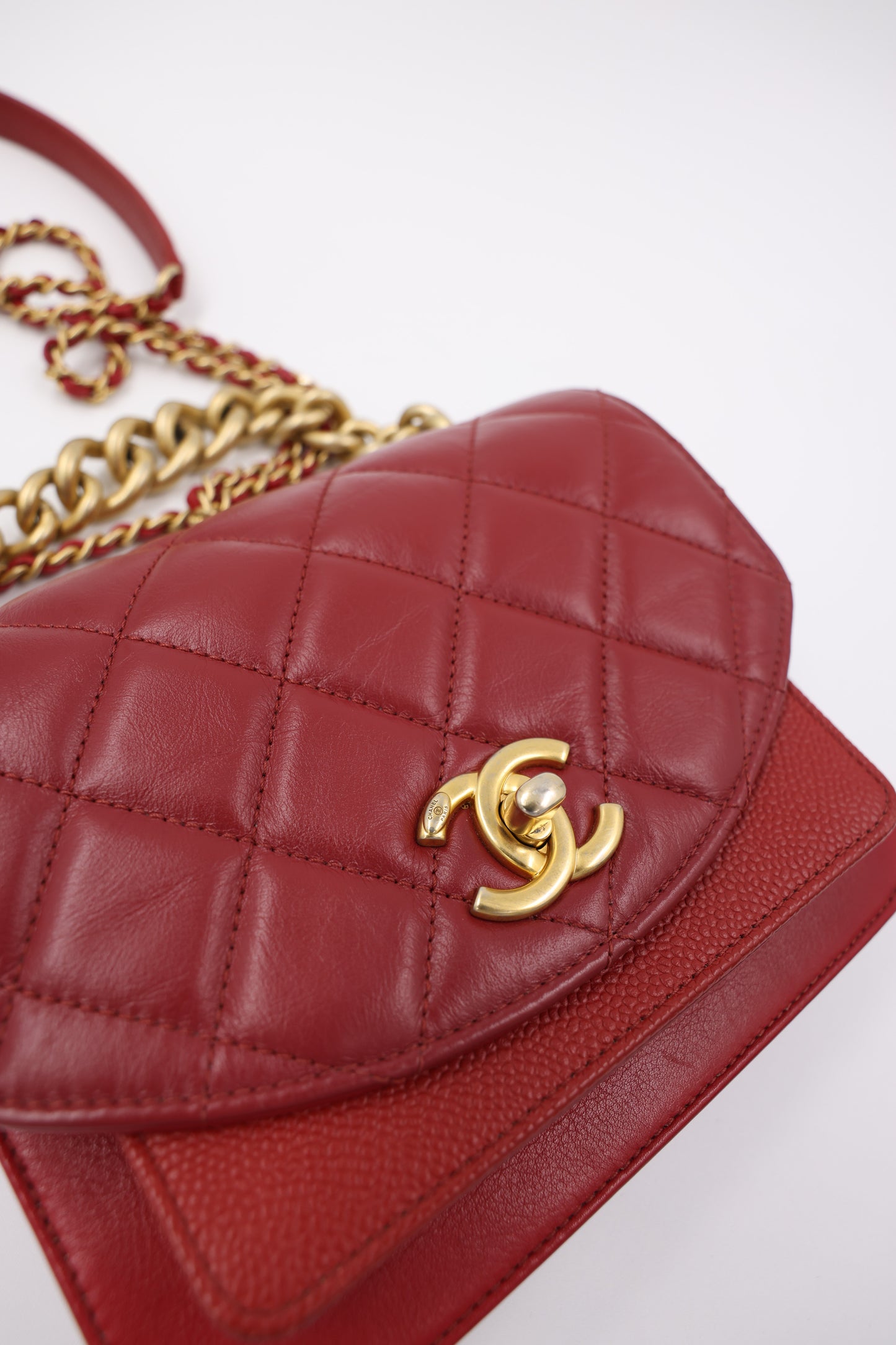 CHANEL Flap small Caviar Lammleder rouge GHW