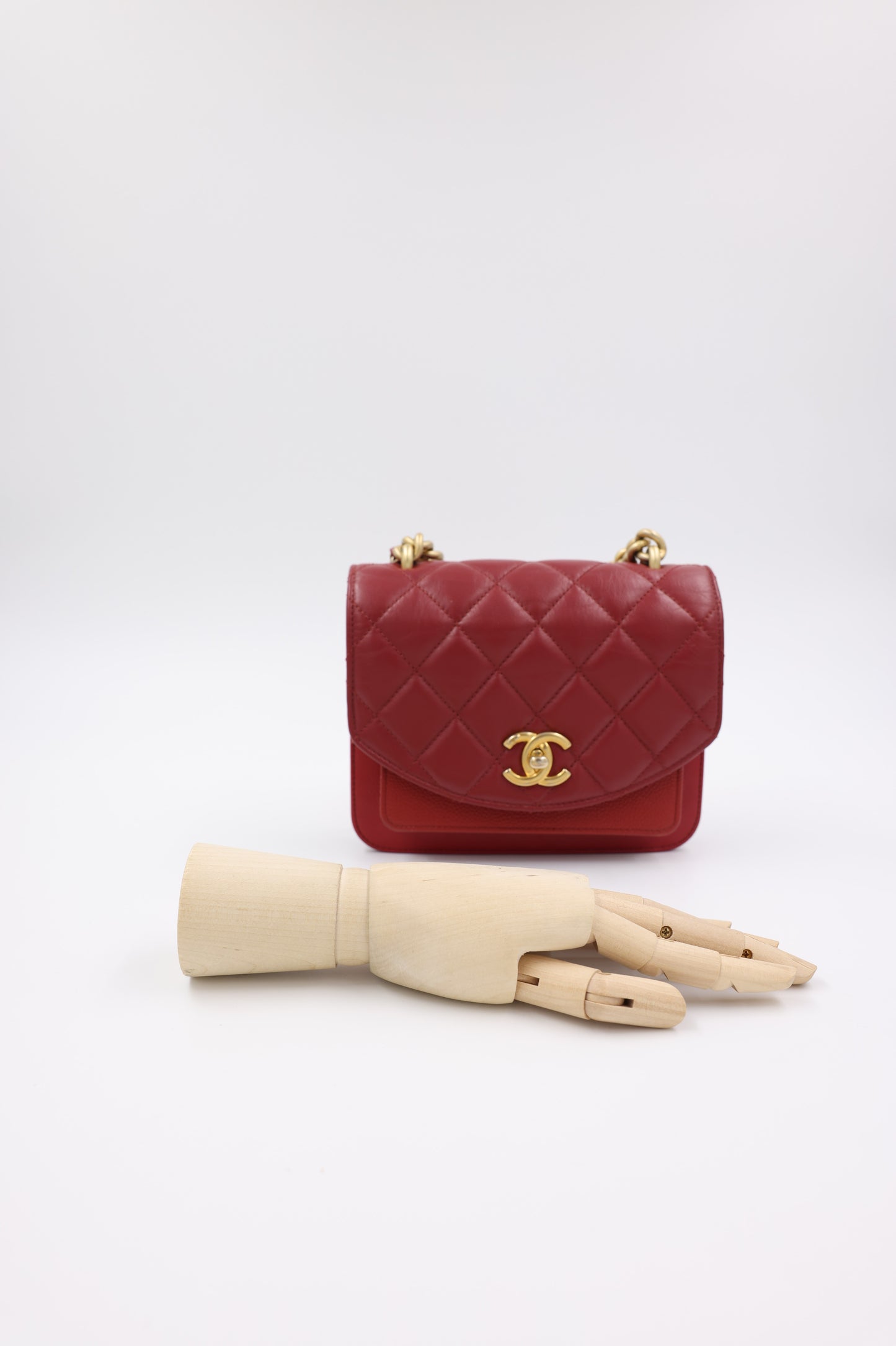 CHANEL Flap small Caviar Lammleder rouge GHW
