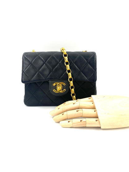 CHANEL Mini Square Bijoux schwarz gold Clutch Macarons