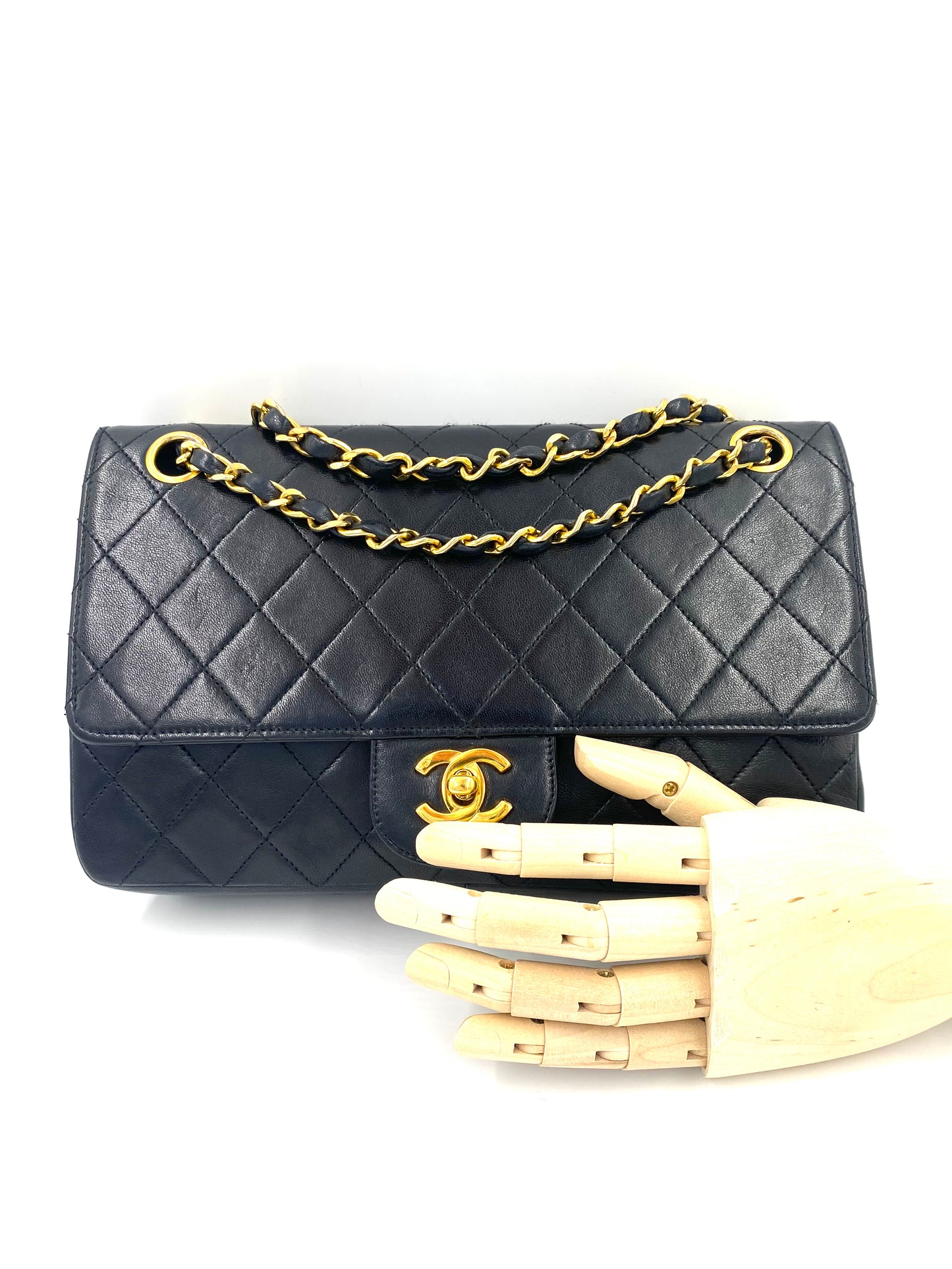 CHANEL Timeless Double Flap Bag Medium schwarz / gold