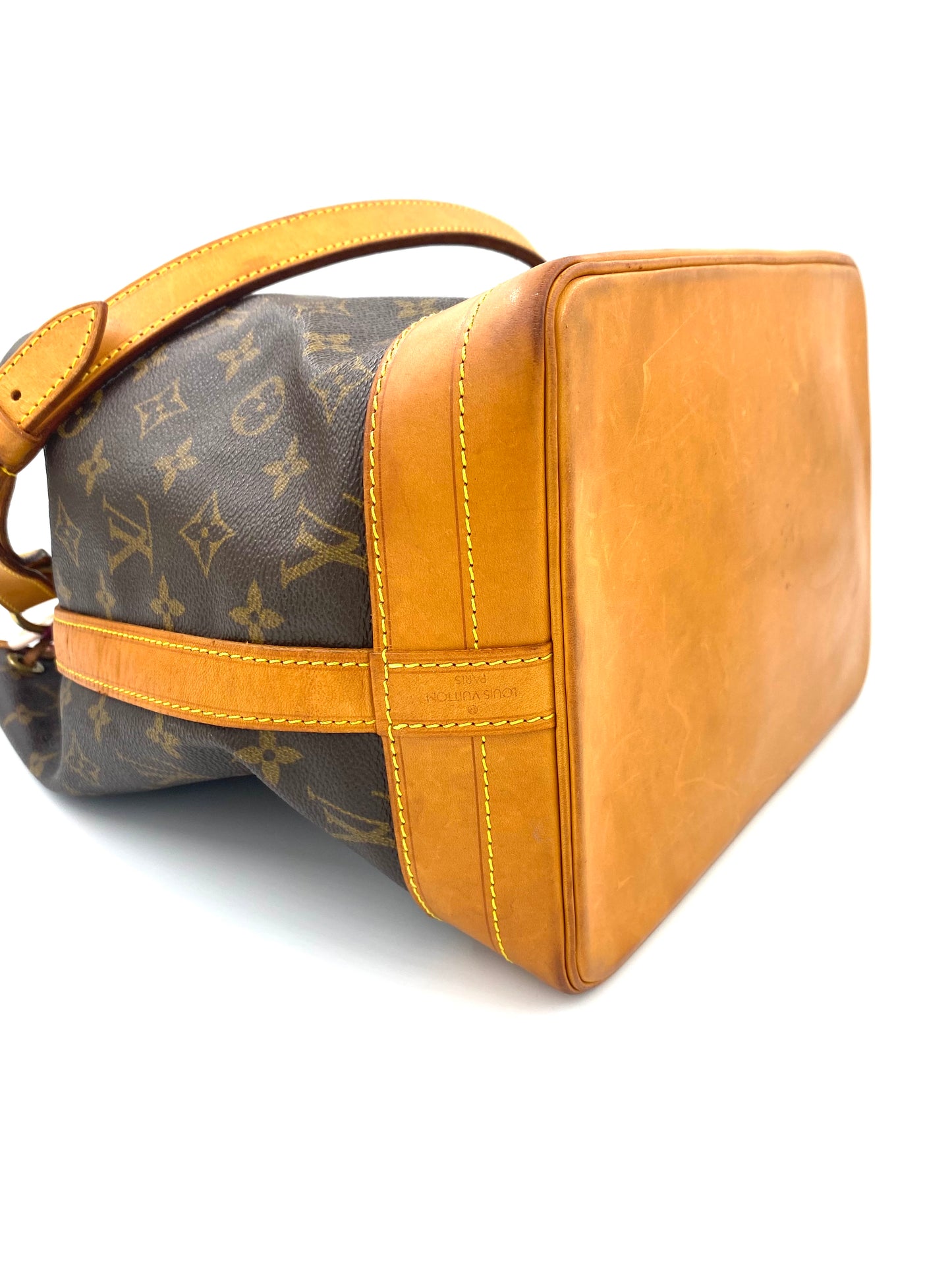 LOUIS VUITTON Noe Grande Monogram Canvas