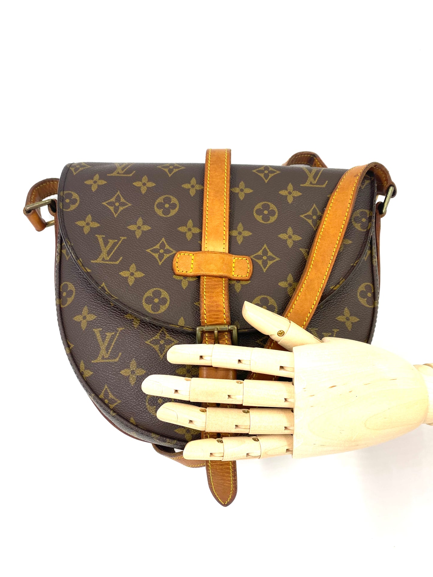 LOUIS VUITTON Chantilly Monogram Canvas