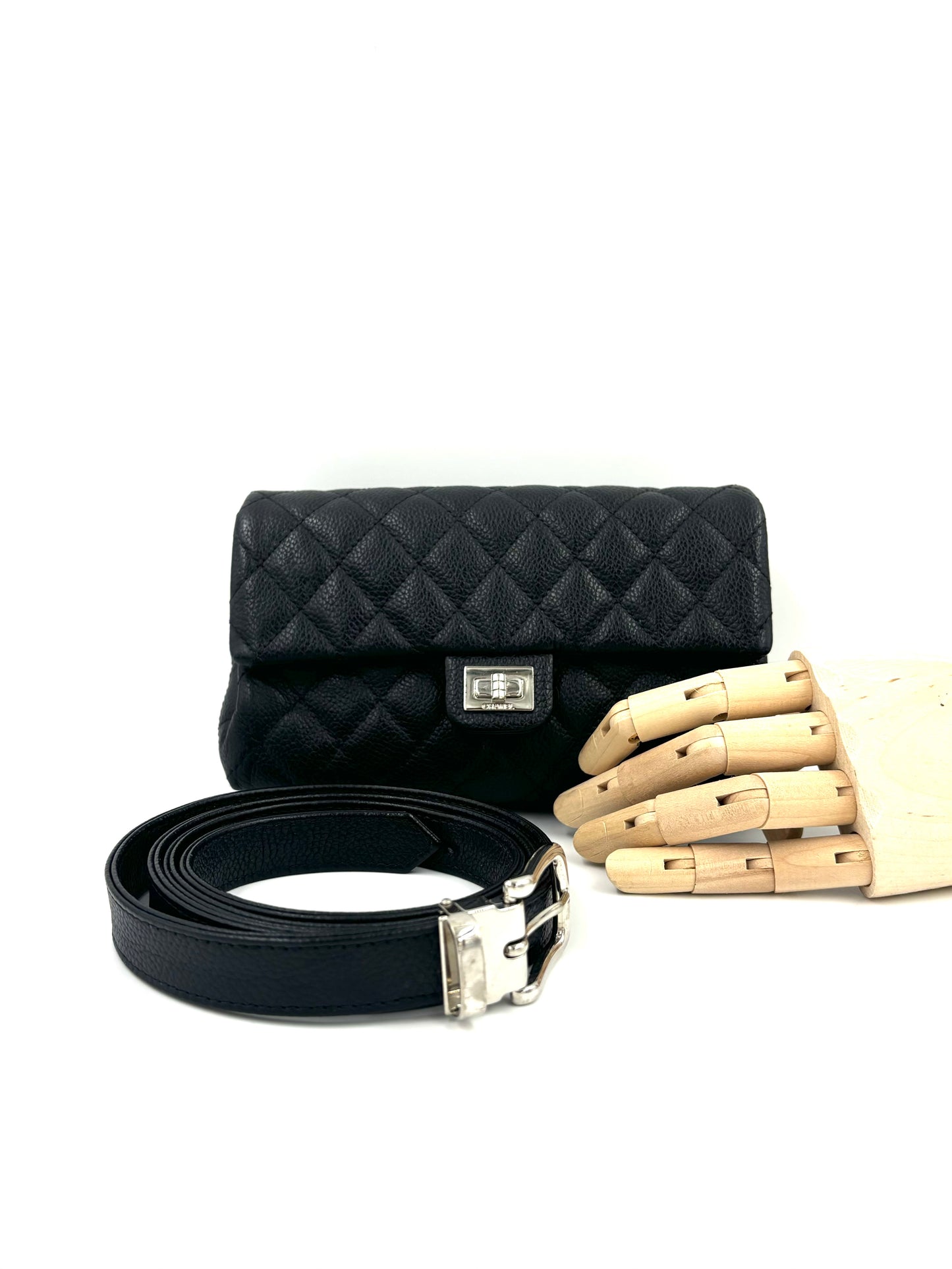 CHANEL 2.55 Mademoiselle Waist Bag Caviar schwarz