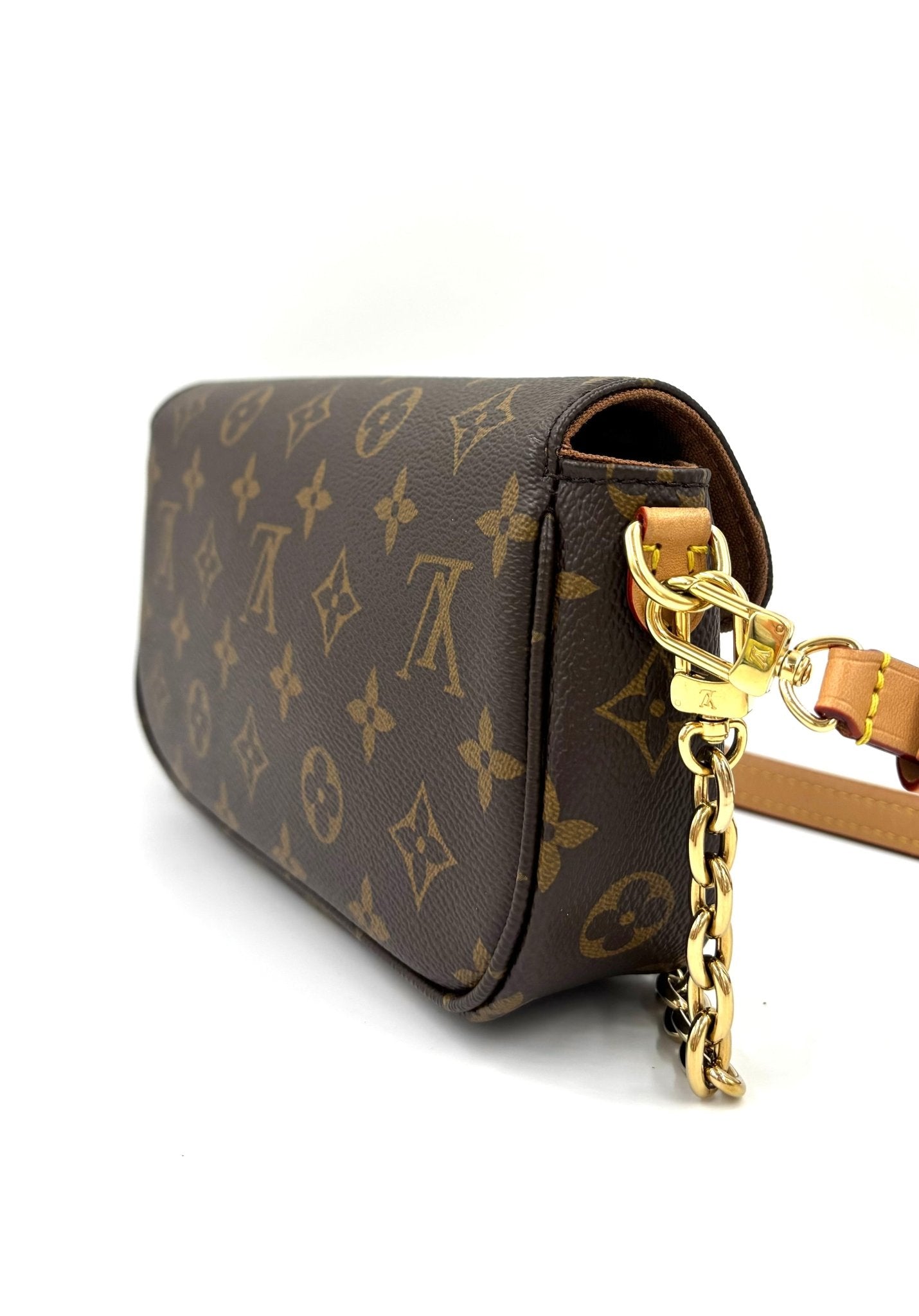 LOUIS VUITTON Ivy Woc Monogram Canvas - Clutch & Macarons - Chip - Clutch & Macarons - 