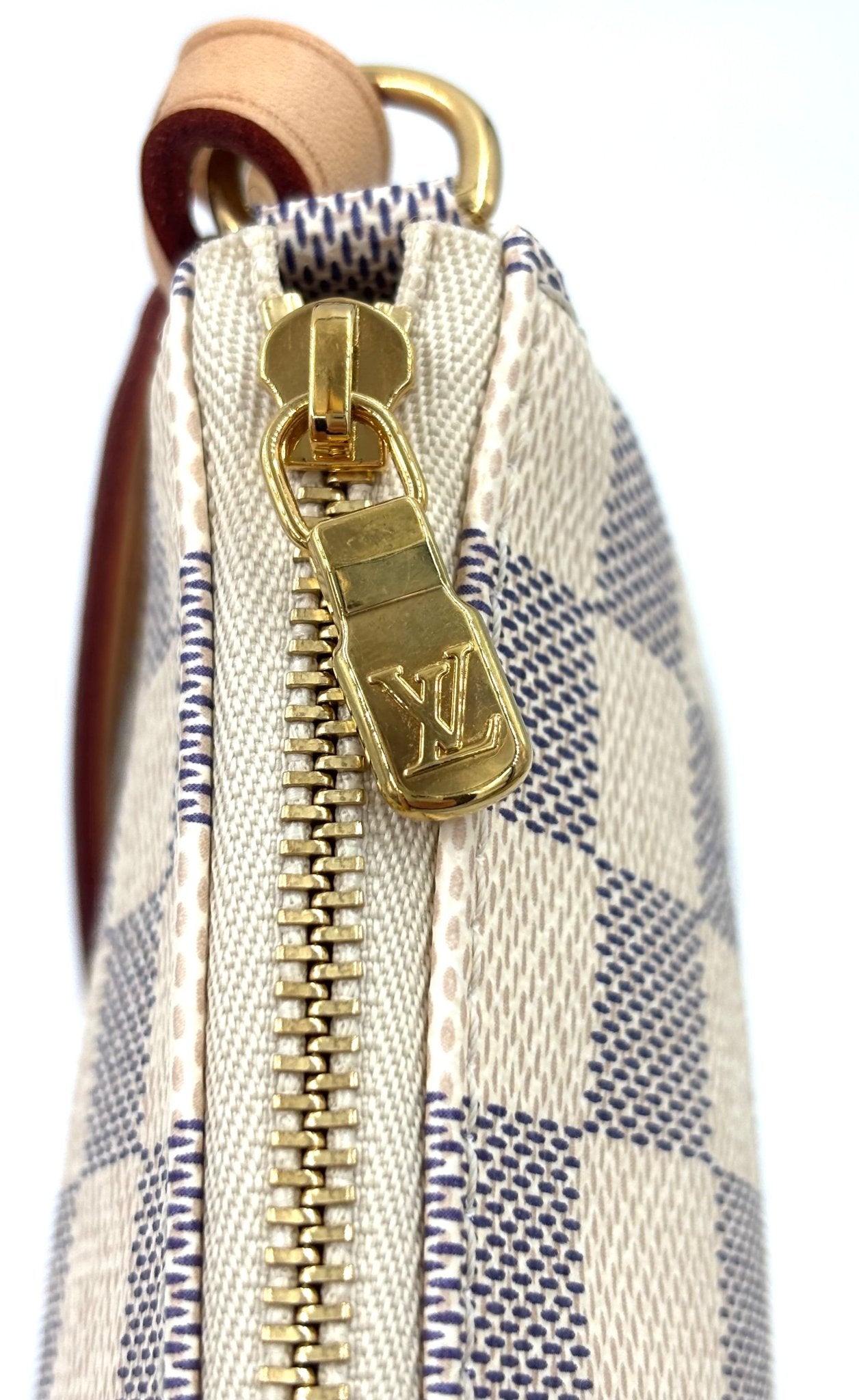 LOUIS VUITTON Pochette Accessoires NM Damier Azur - Clutch & Macarons - Chip - Clutch & Macarons - 