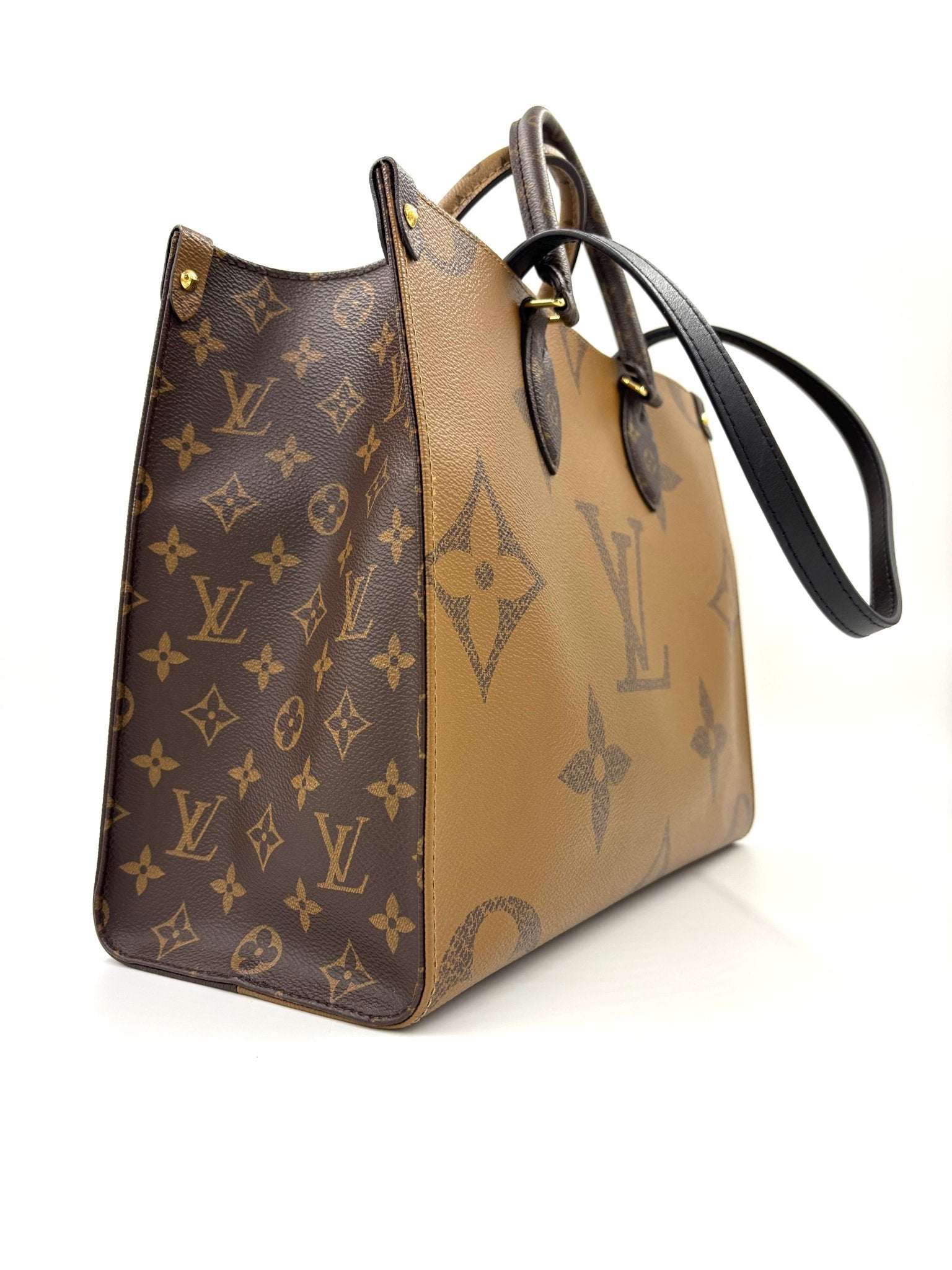 LOUIS VUITTON Onthego MM Monogram Giant - Clutch & Macarons - Chip - Clutch & Macarons - 