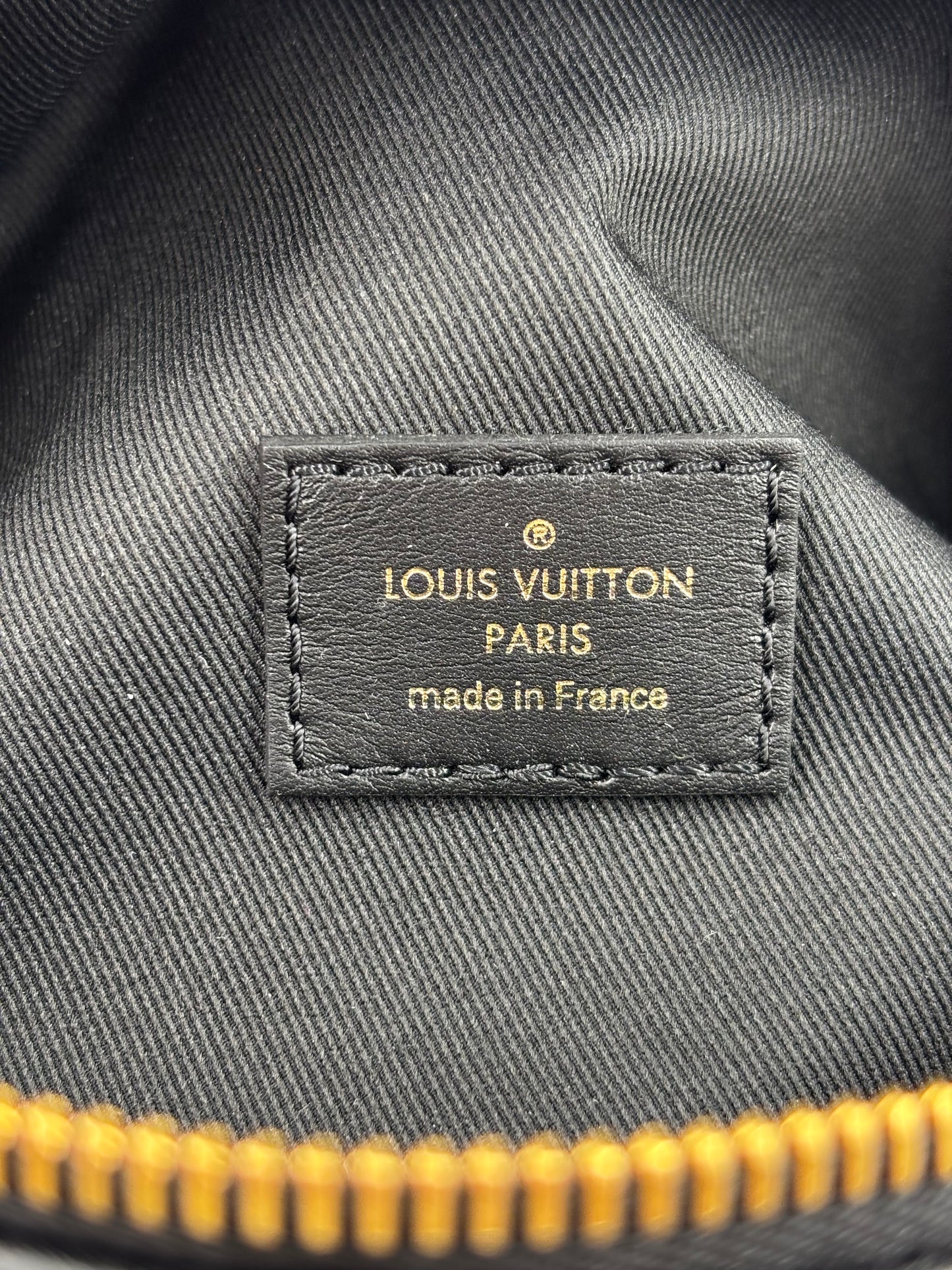 LOUIS VUITTON Bumbag New Wave schwarz