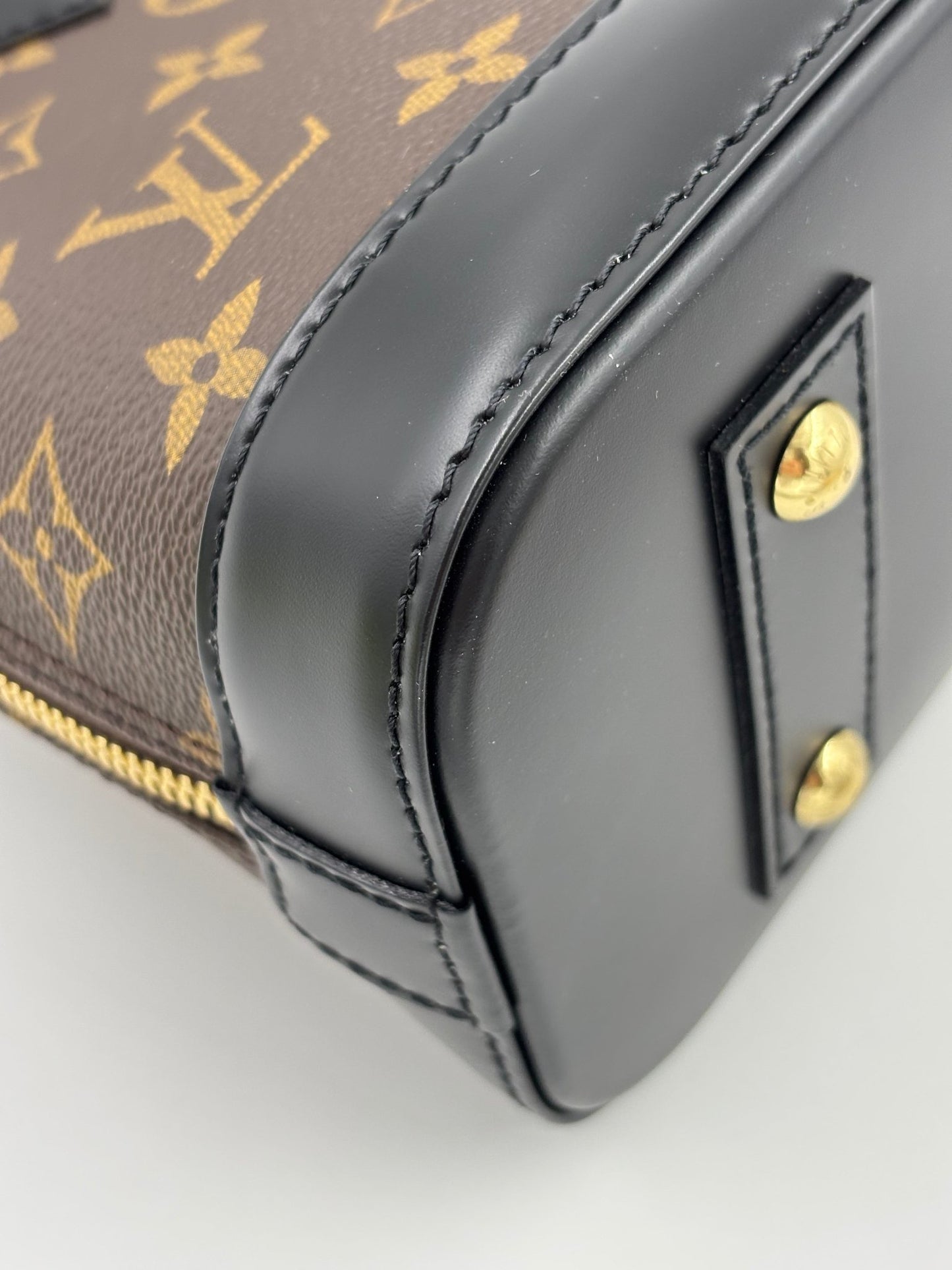 LOUIS VUITTON Alma BB Worldtour - Clutch & Macarons - Chip - Clutch & Macarons - 