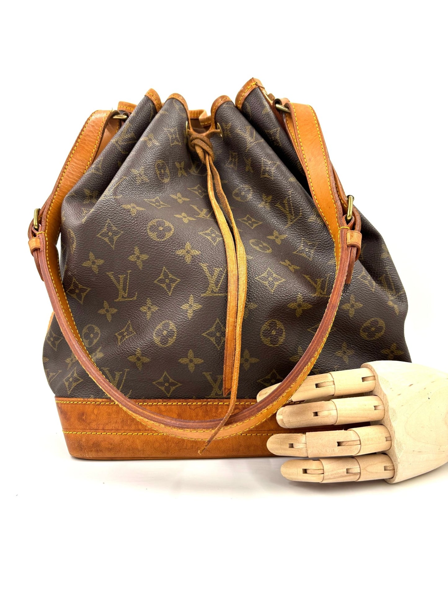 LOUIS VUITTON Noe grande Monogram Canvas - Clutch & Macarons - AR1902 - Clutch & Macarons - 