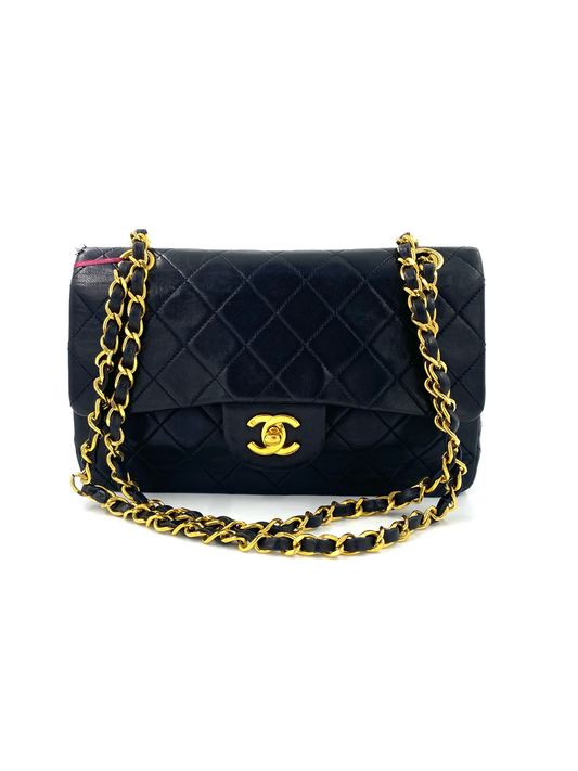 CHANEL Timeless Classic Double Flap Bag schwarz/gold